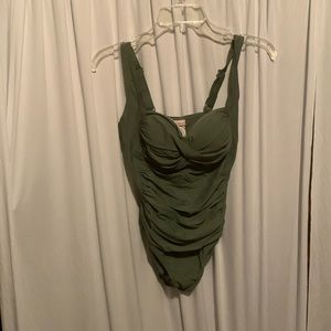 Woman’s 1 piece Swimsuit